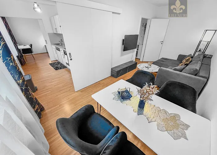 In Uni - & Lkh Naehe Грац