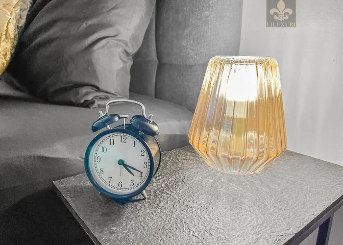 In Uni - & Lkh Naehe